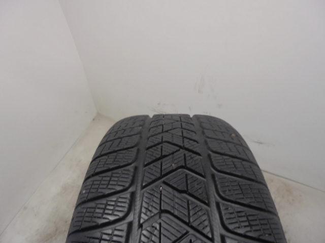 Pirelli Scorpion Winter seal tyre