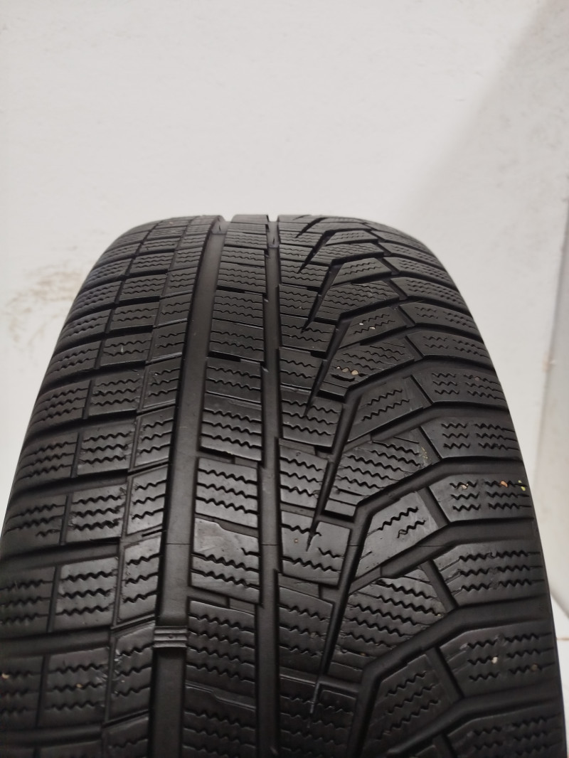 Hankook W320 Winter Icept Evo2 tyre