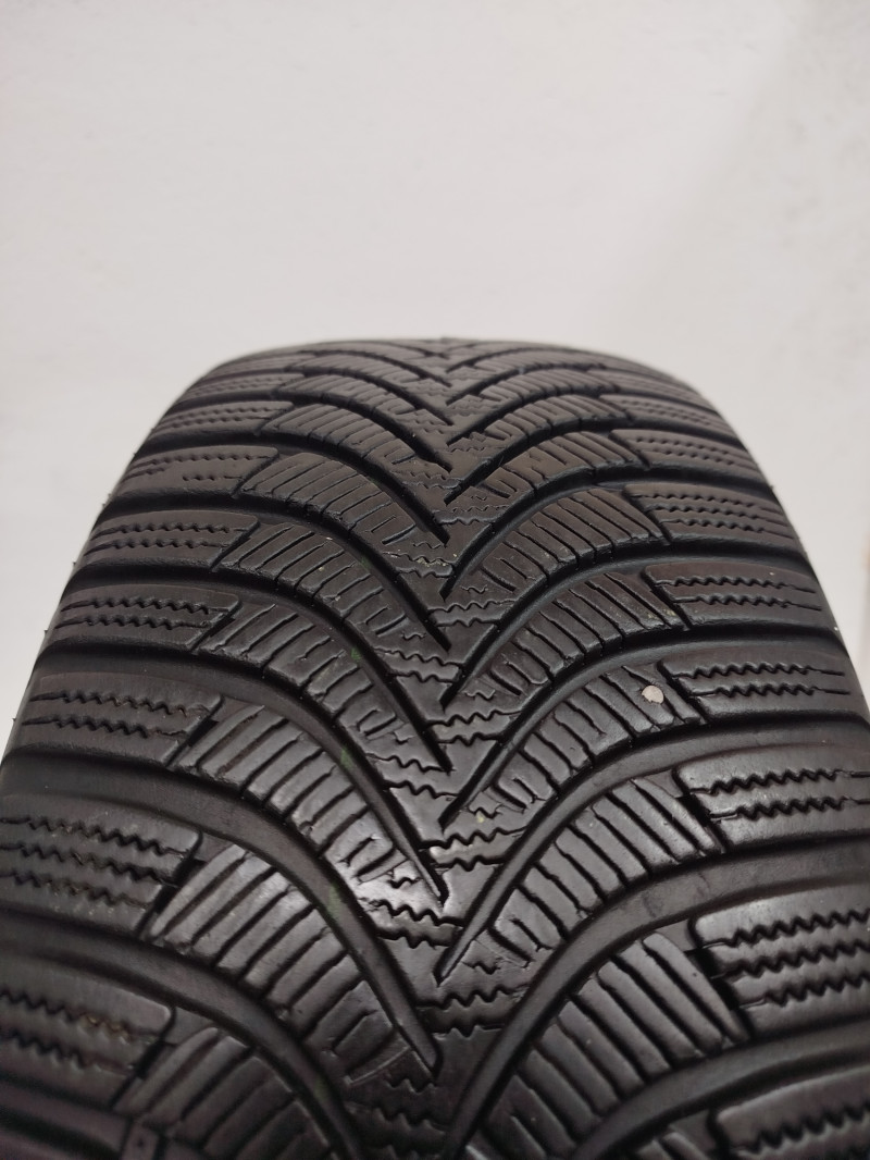 Hankook W452 Winter icept RS2 tyre