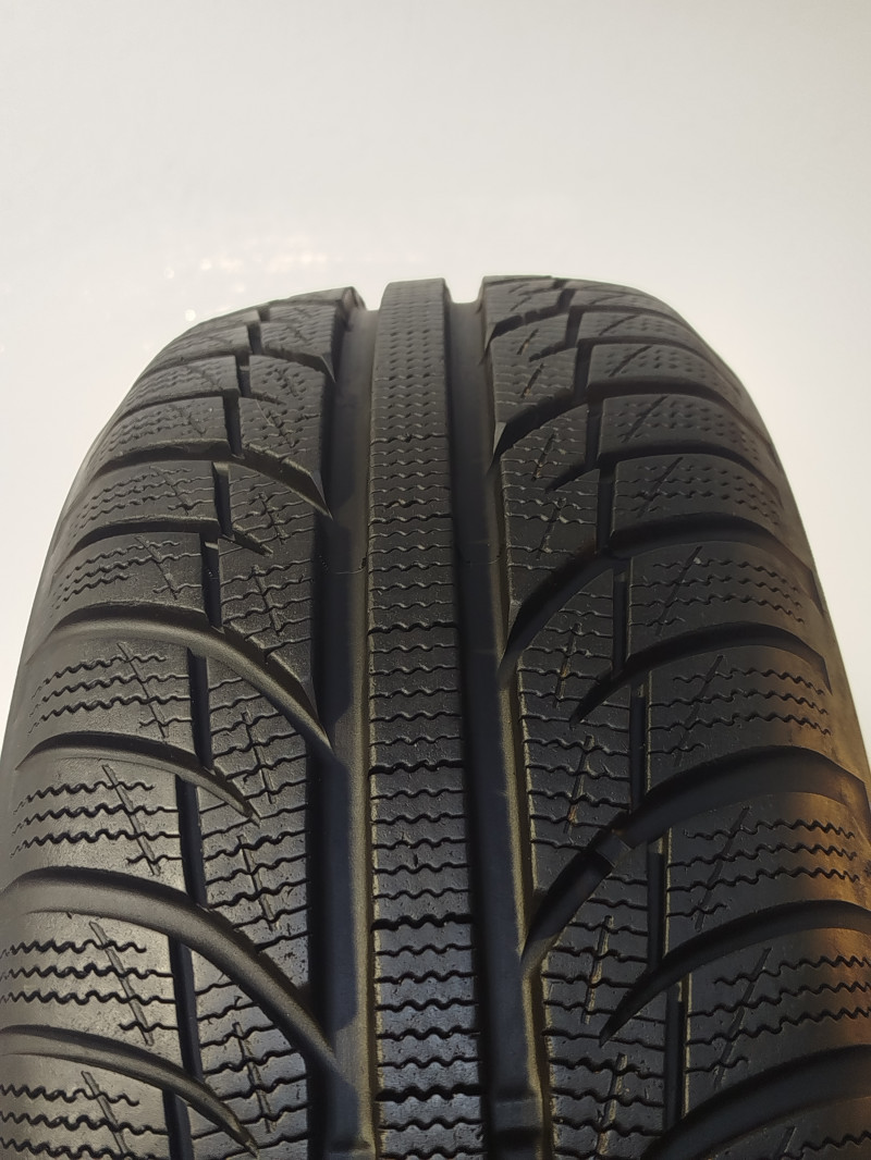 Hankook W452 Winter icept RS2 tyre