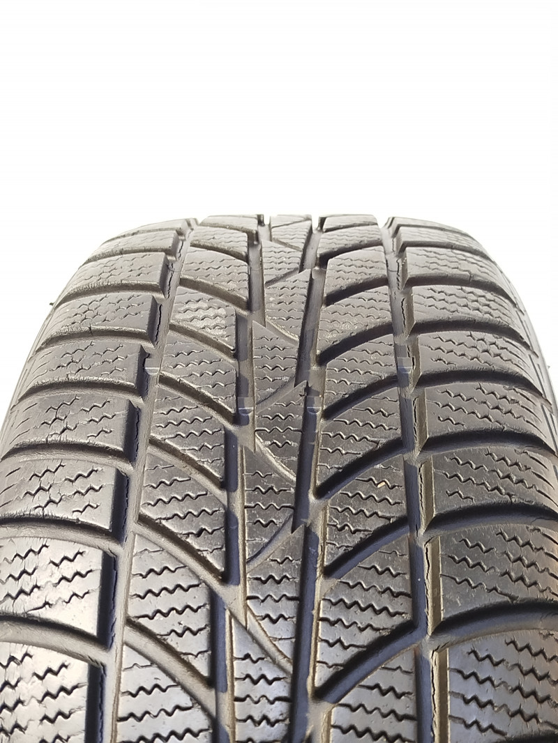 Hankook W442 Winter Icept RS tyre
