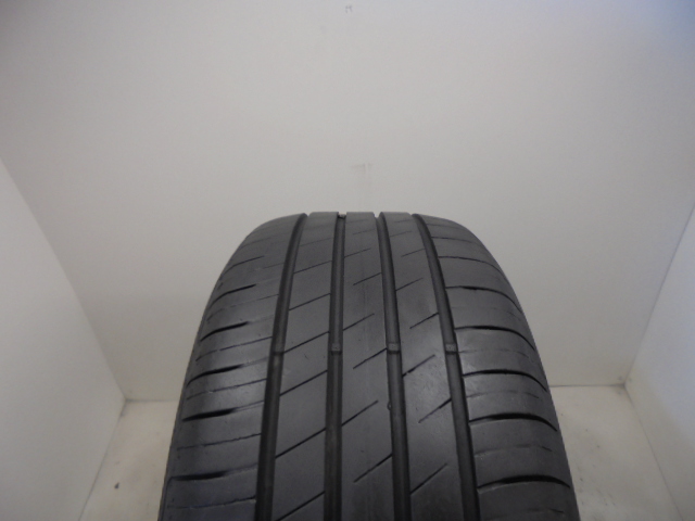 Goodyear Efficientgrip Performance tyre