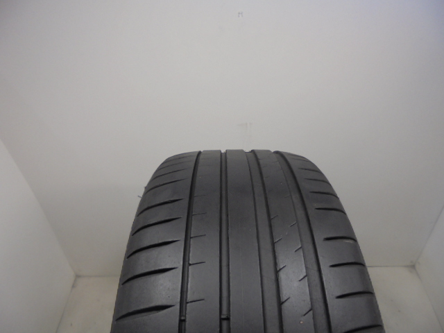 Michelin Pilot Sport 4 tyre
