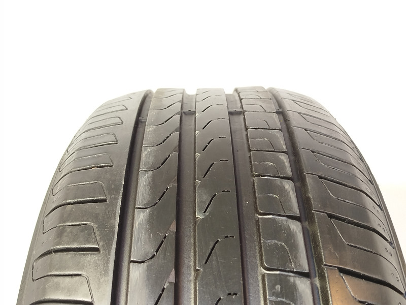 Pirelli Cintruato P7 tyre