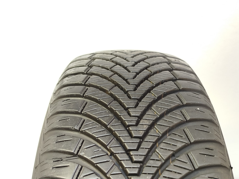 Kumho HA32 4S tyre