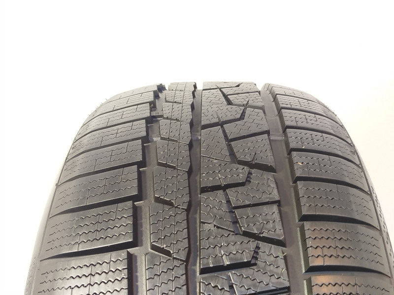 Royal Black Royalwinter UHP tyre