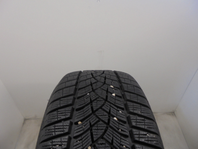 Goodyear Ultragrip Performance+ tyre
