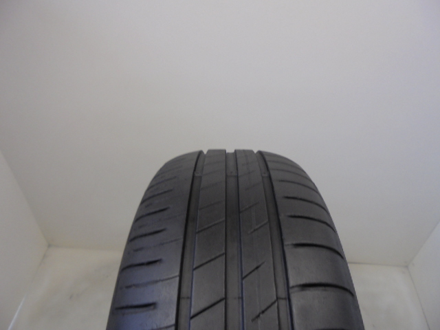 Goodyear Efficientgrip Performance tyre