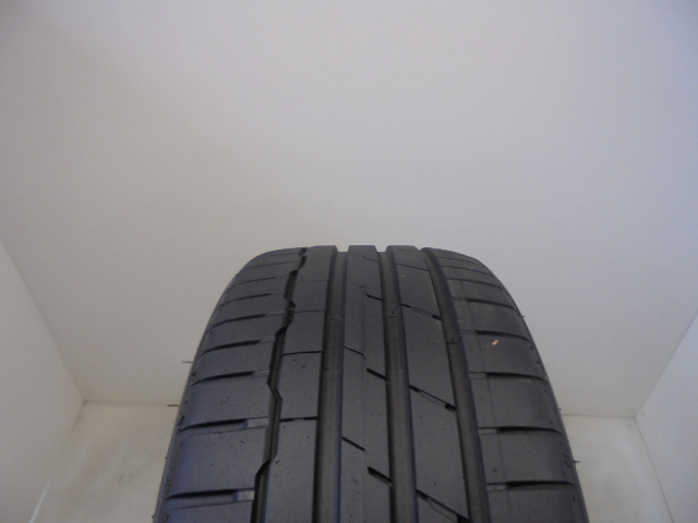 Hankook K127 Ventus S1 Evo 3 tyre