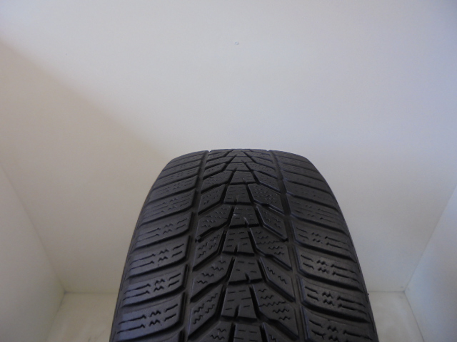 Hankook W330 Winter Icept Evo 3 tyre