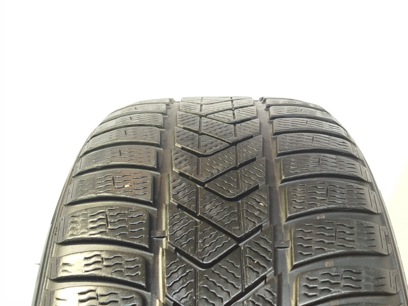 Pirelli Sottozero 3 seal tyre