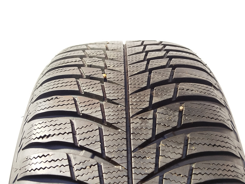 Bridgestone LM001 tyre