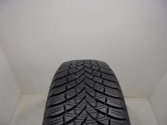 Bridgestone LM001 tyre