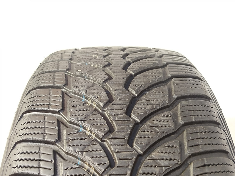Bridgestone LM-32 tyre