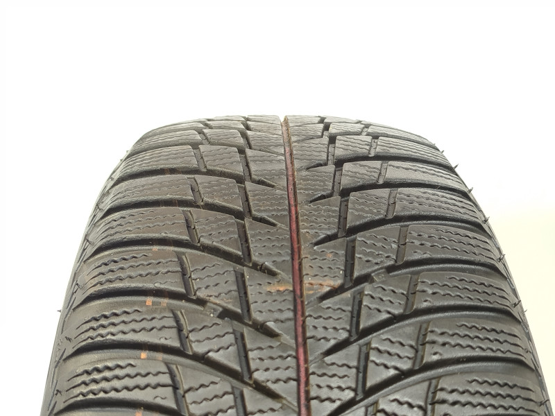 Bridgestone LM001 tyre