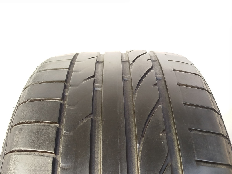 Bridgestone RE050A tyre