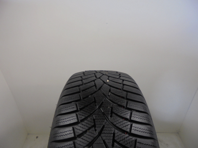 Toyo S944 tyre