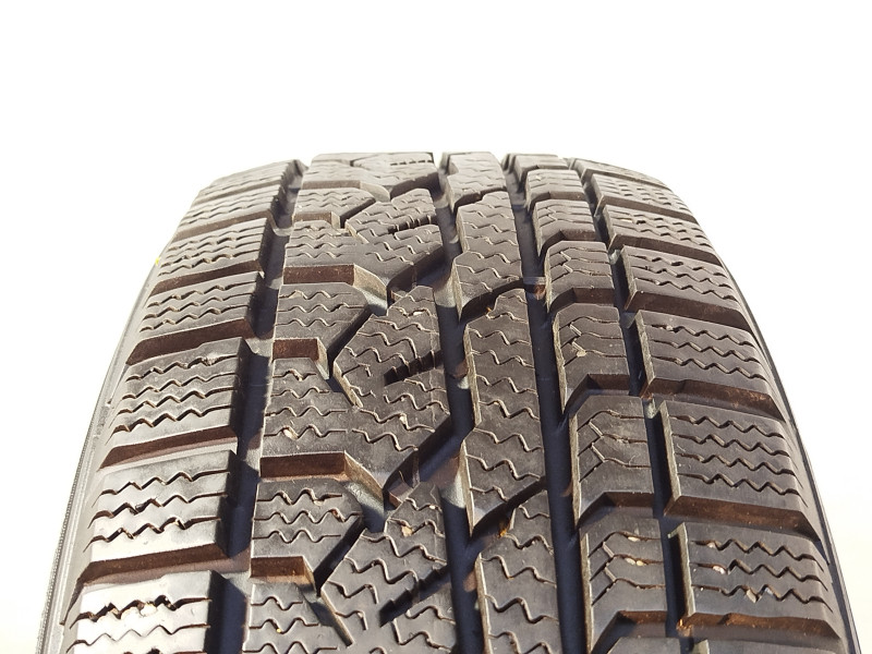 Kumho Izen RV Asymmetric tyre
