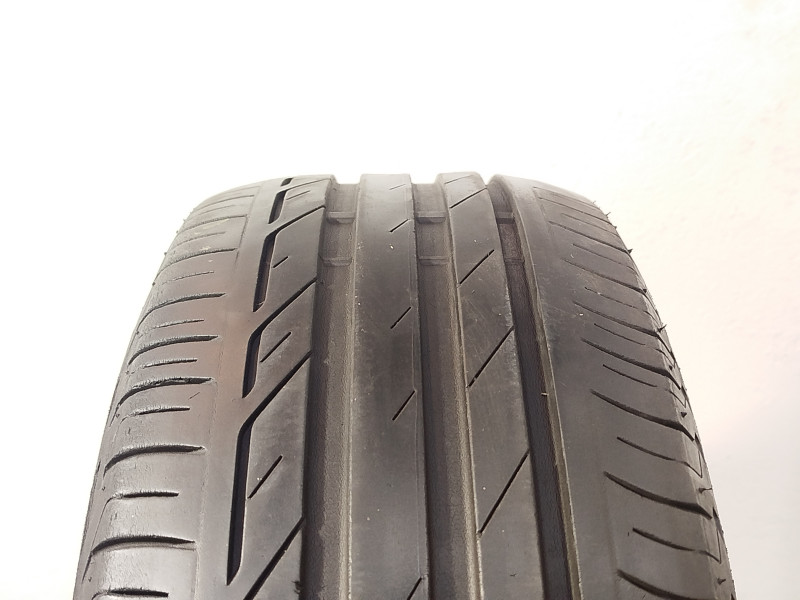 Bridgestone T001 tyre