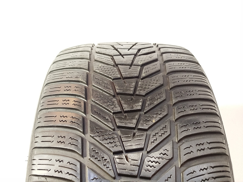 Hankook W330 Winter Icept Evo 3 tyre