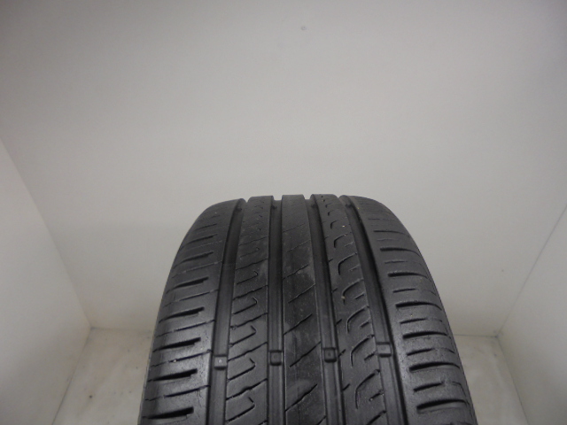 Barum Bravuris 5HM tyre