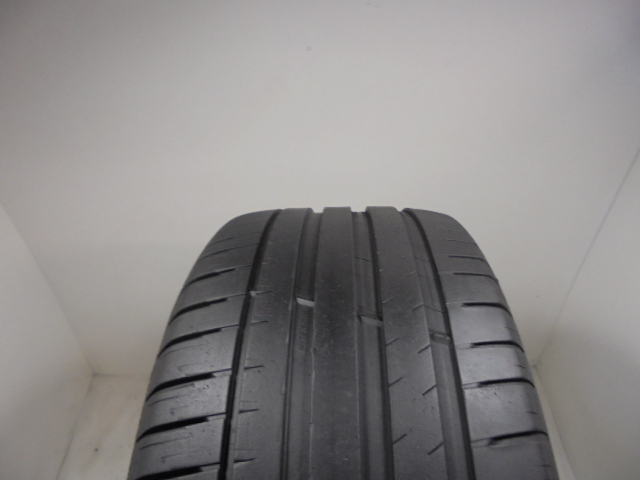 Michelin Pilot Sport 4 tyre