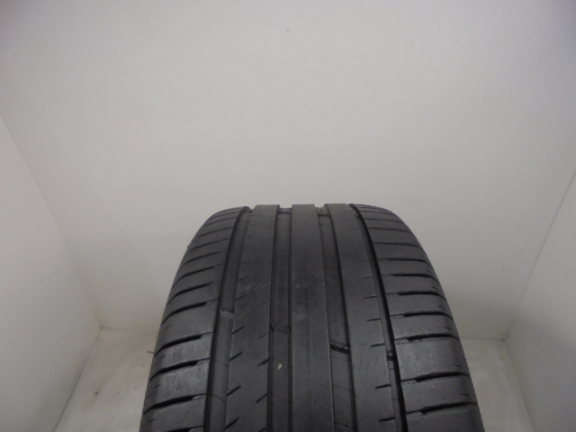 Michelin Pilot Sport 4 tyre