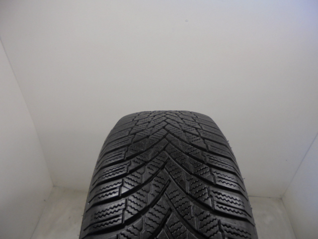 Firestone Winterhawk 4 tyre