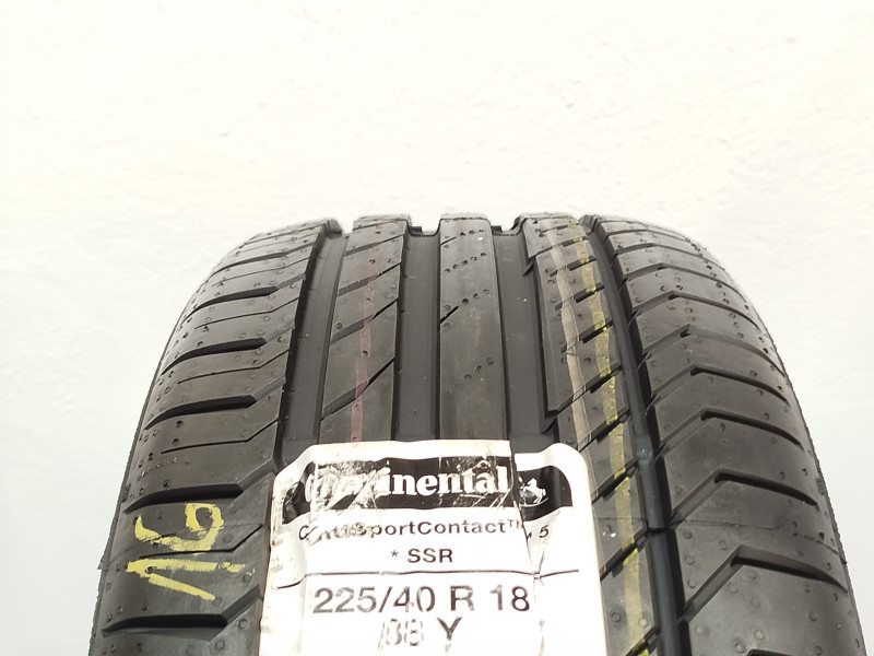 Continental Sportcontact 5 SSR tyre