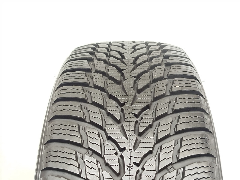 Nokian Snowproof tyre