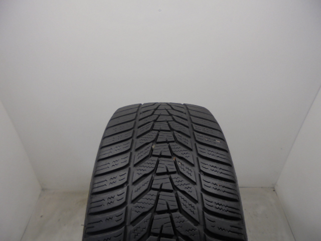 Hankook W330 tyre