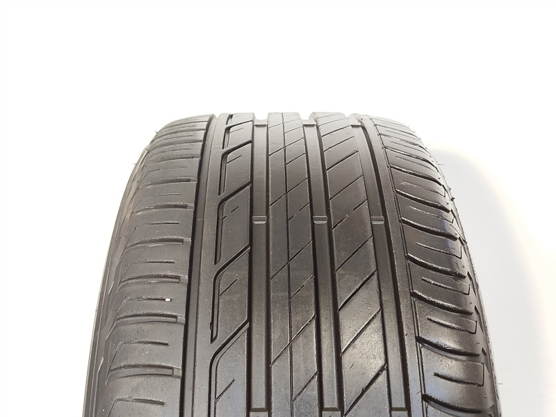 Bridgestone T001 tyre