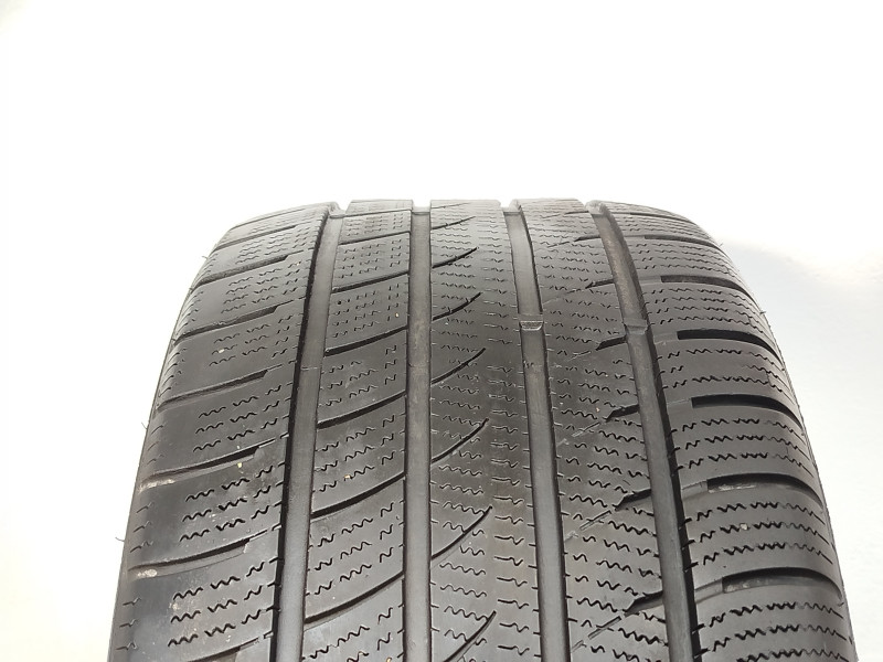Imperial Ice-Plus S220 tyre