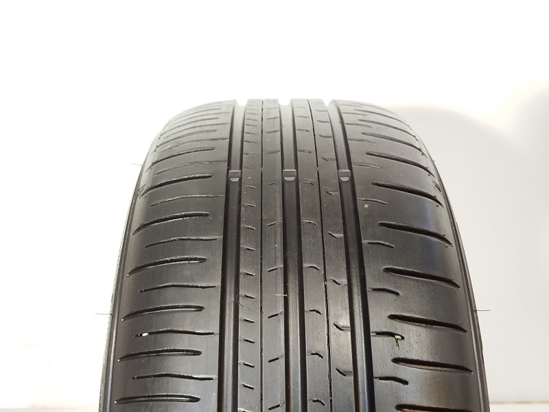 Falken SN832B tyre