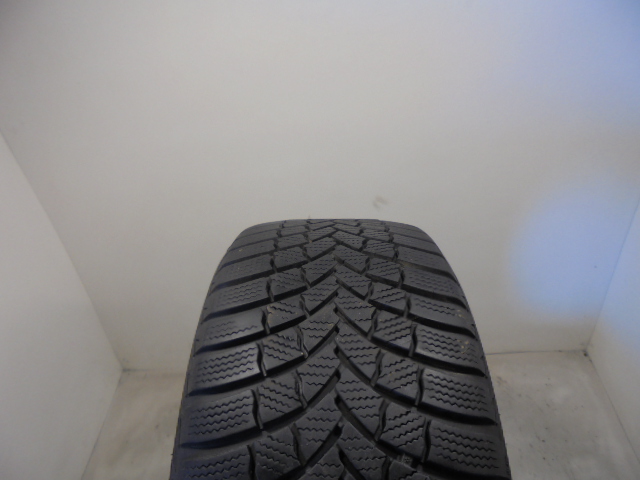 Bridgestone LM001 tyre
