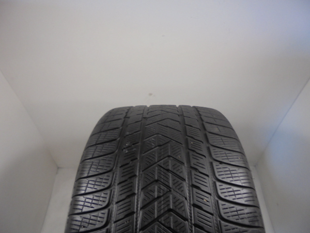 Pirelli Scorpion Winter RFT tyre